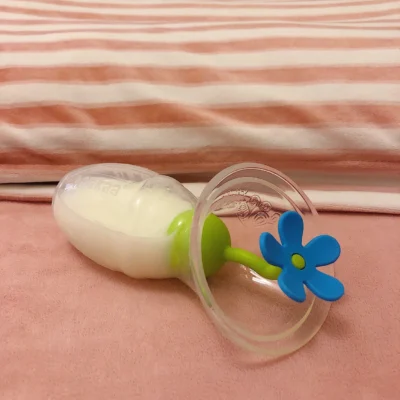 Tapón de Flor de silicona para recolector de leche materna Haakaa - Imagen 10